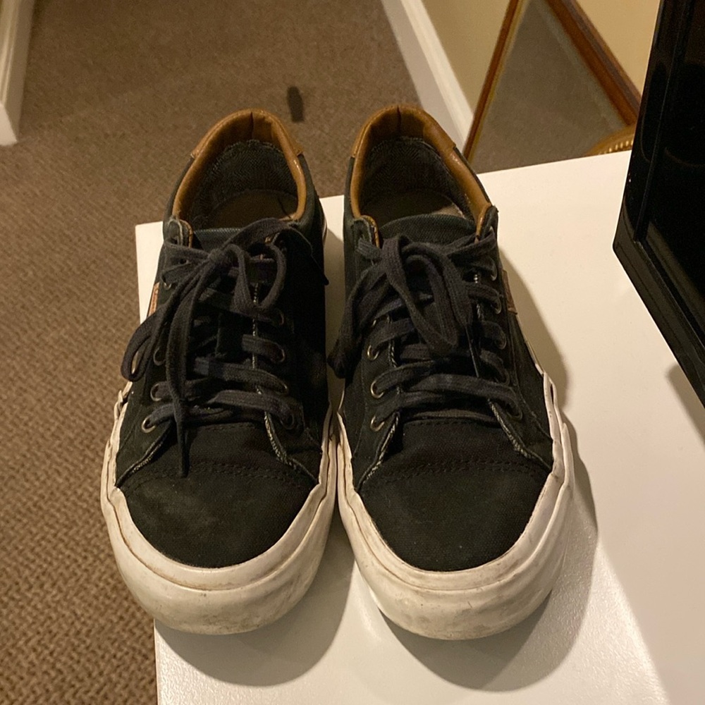 Black Vans